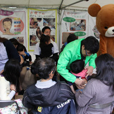 2012/4/21,22 アースデイ東京2012にて小児ツボ刺激セミナーをおこないました
