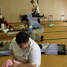 2011/11/27 和歌山県日高川町にて鍼灸マッサージボランティアをおこないました